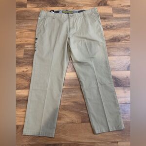 Lee Men's Extreme Comfort MVP Straight Fit Leg Khaki Pants 40x30 NWT Casual